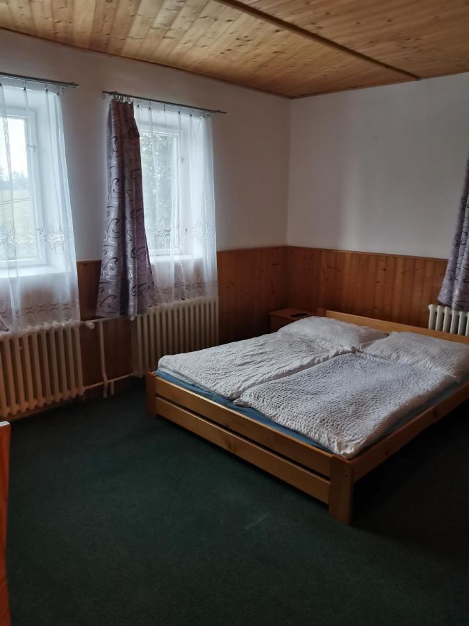 Penzion U Hrocha Lucany nad Nisou Екстер'єр фото