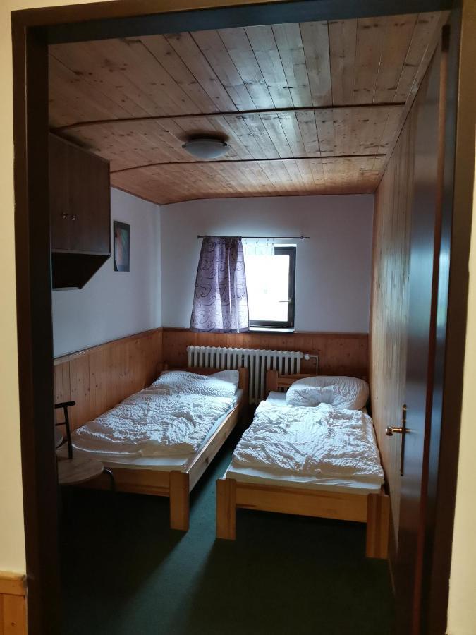 Penzion U Hrocha Lucany nad Nisou Екстер'єр фото